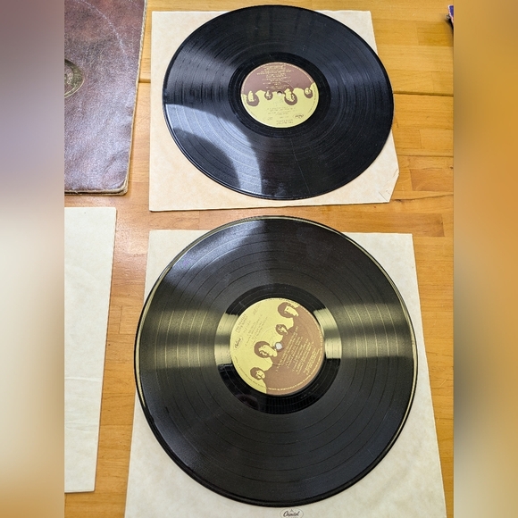 The Beatles Love Songs Vinyl Record Double LP With Lyrics Book - Picture 10 of 13